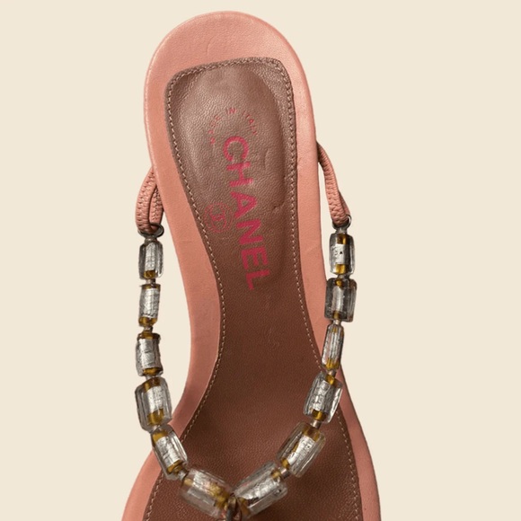 Vintage Chanel pink beaded CC charm kitten heels 40.5 - Picture 2 of 7